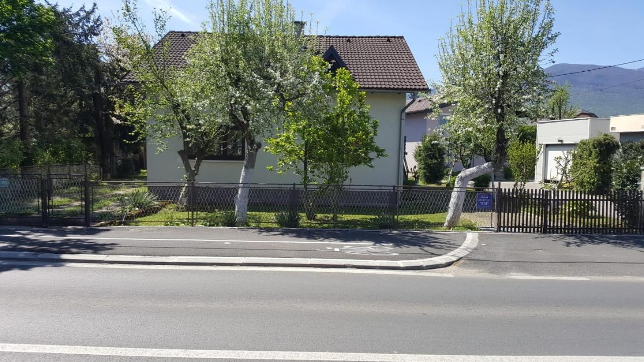 Apartman "Em" Bihać Kültér fotó